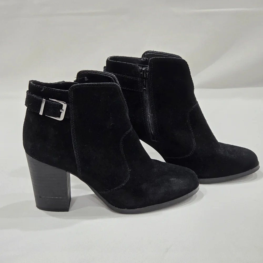 Gianni Bini Block Heel Ankle Boots / Booties